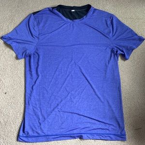 Lululemon Men’s size Large workout shirt